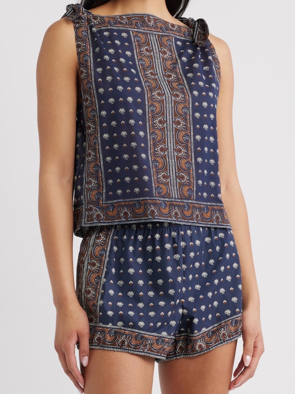 DÔEN
Amalia Print Tie
Shoulder Sleeveless
Top Size - S
